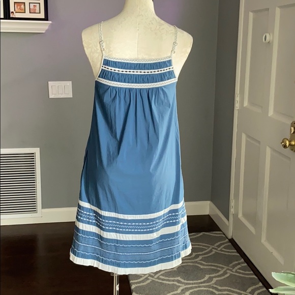 BCBG Embroidered Sample Shift Dress - Picture 4 of 8